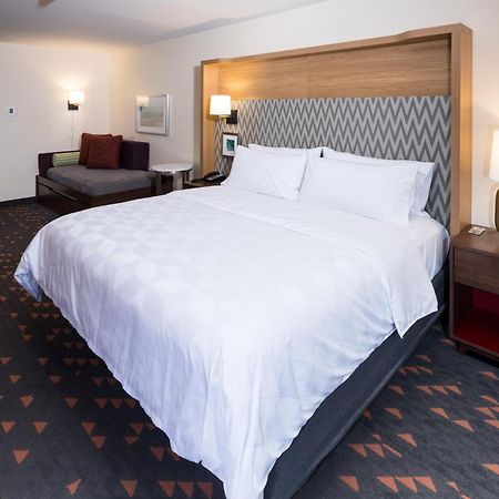 Holiday Inn & Suites Detroit - Troy By Ihg Экстерьер фото