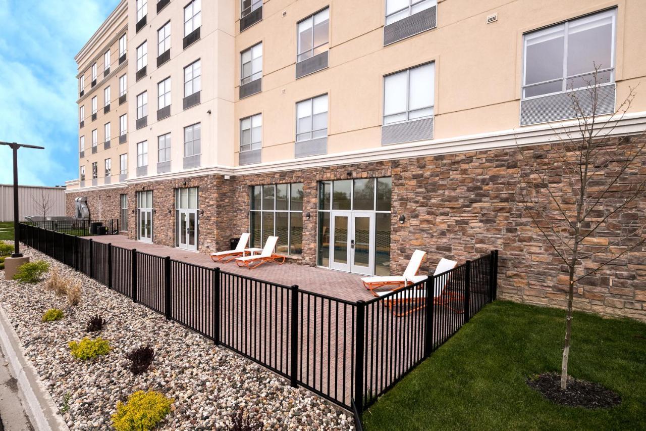 Holiday Inn & Suites Detroit - Troy By Ihg Экстерьер фото