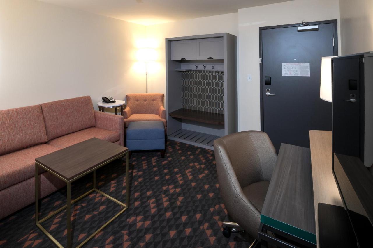 Holiday Inn & Suites Detroit - Troy By Ihg Экстерьер фото