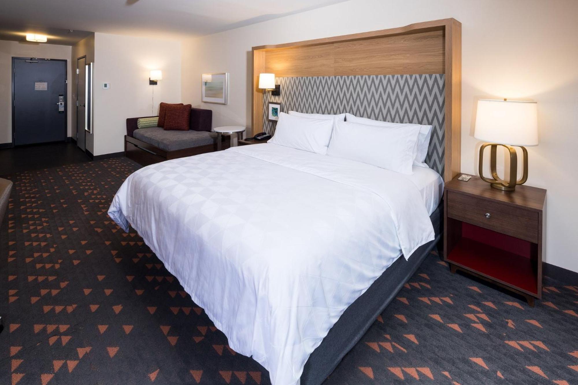 Holiday Inn & Suites Detroit - Troy By Ihg Экстерьер фото