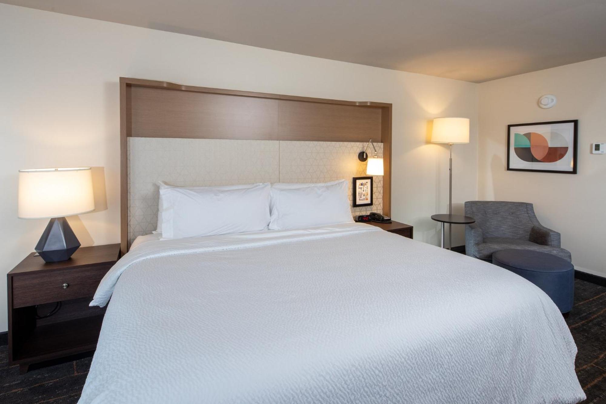 Holiday Inn & Suites Detroit - Troy By Ihg Экстерьер фото