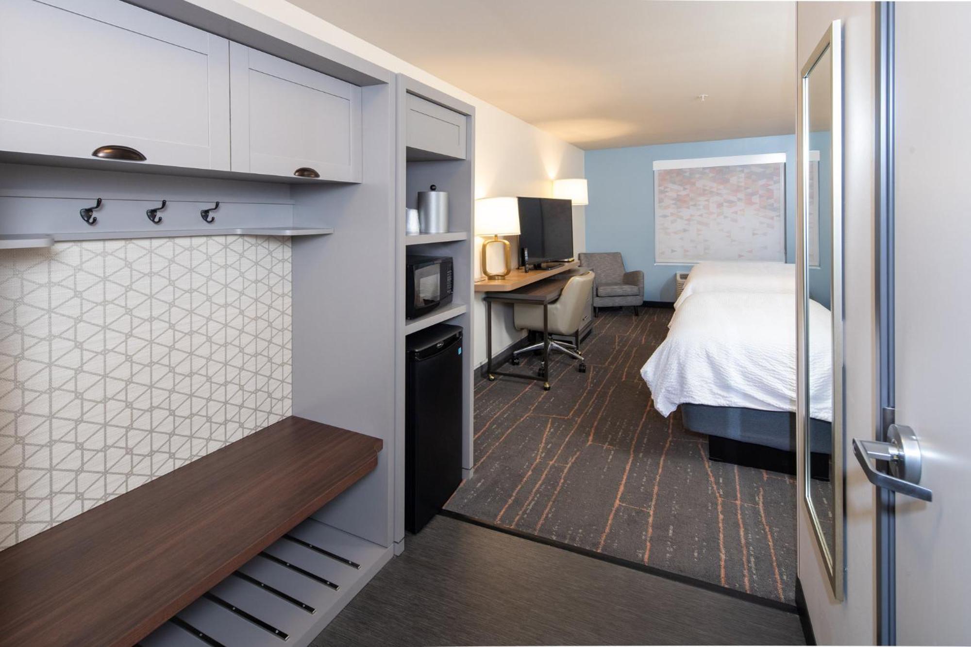 Holiday Inn & Suites Detroit - Troy By Ihg Экстерьер фото