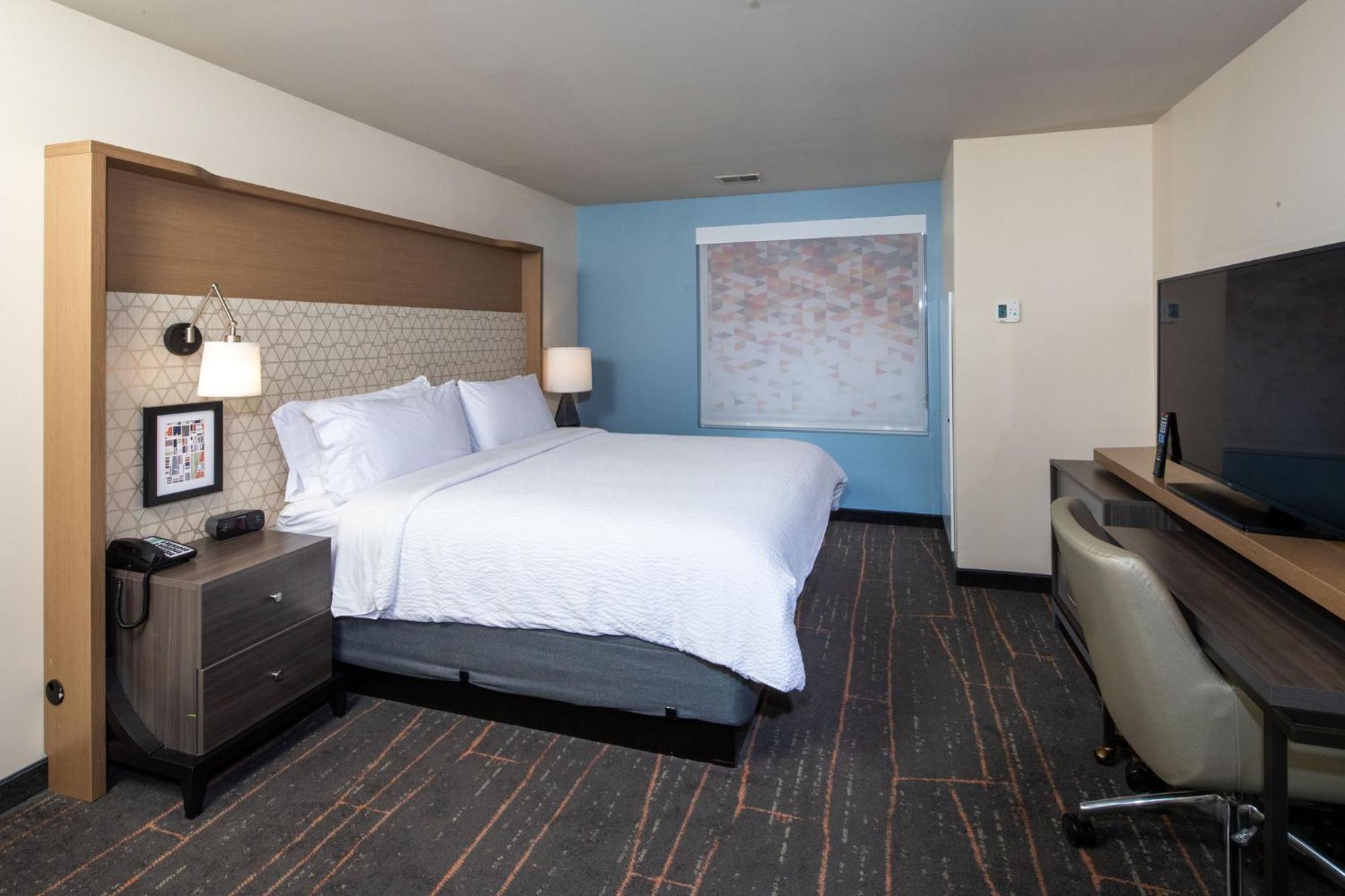 Holiday Inn & Suites Detroit - Troy By Ihg Экстерьер фото