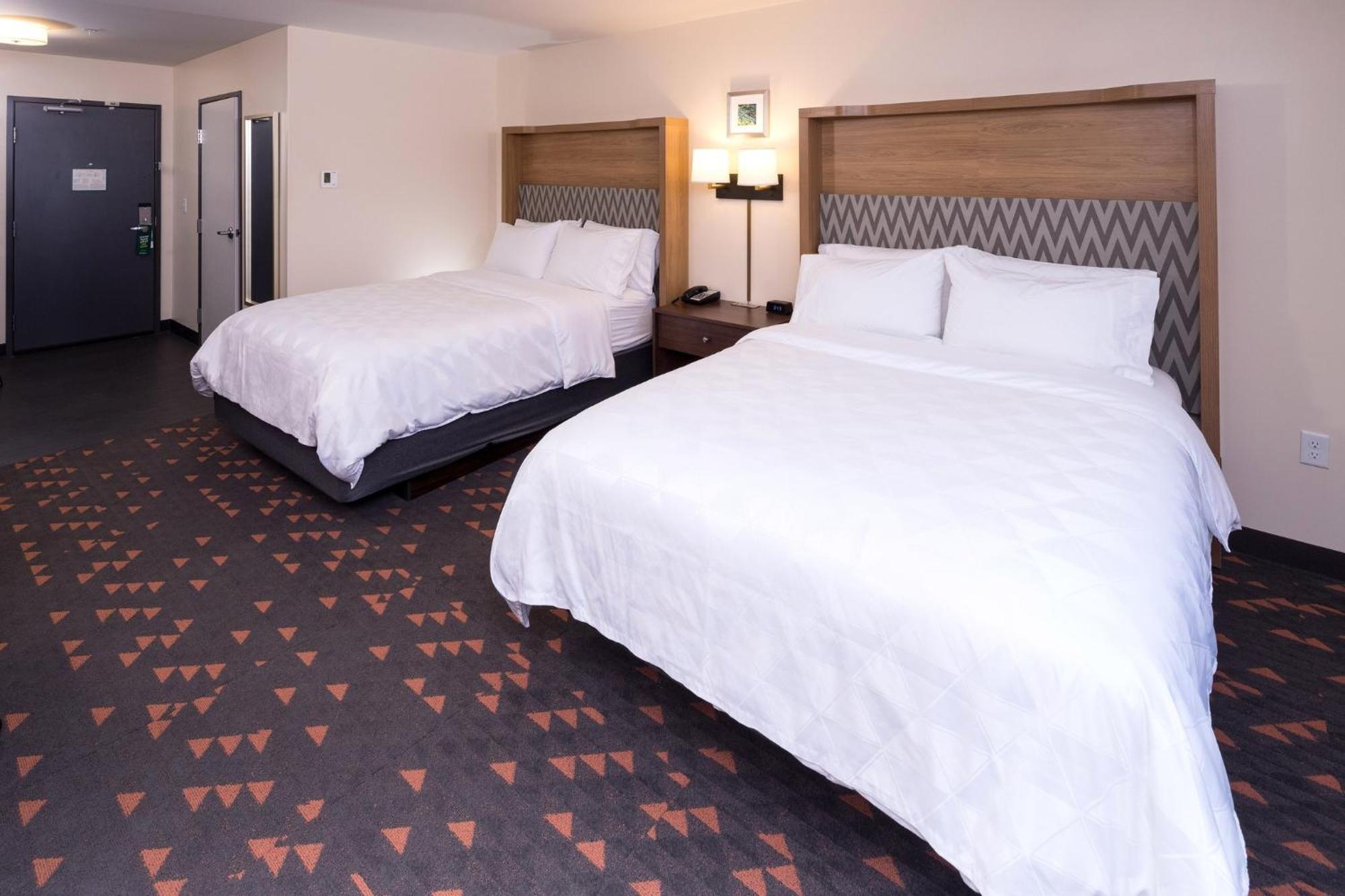 Holiday Inn & Suites Detroit - Troy By Ihg Экстерьер фото