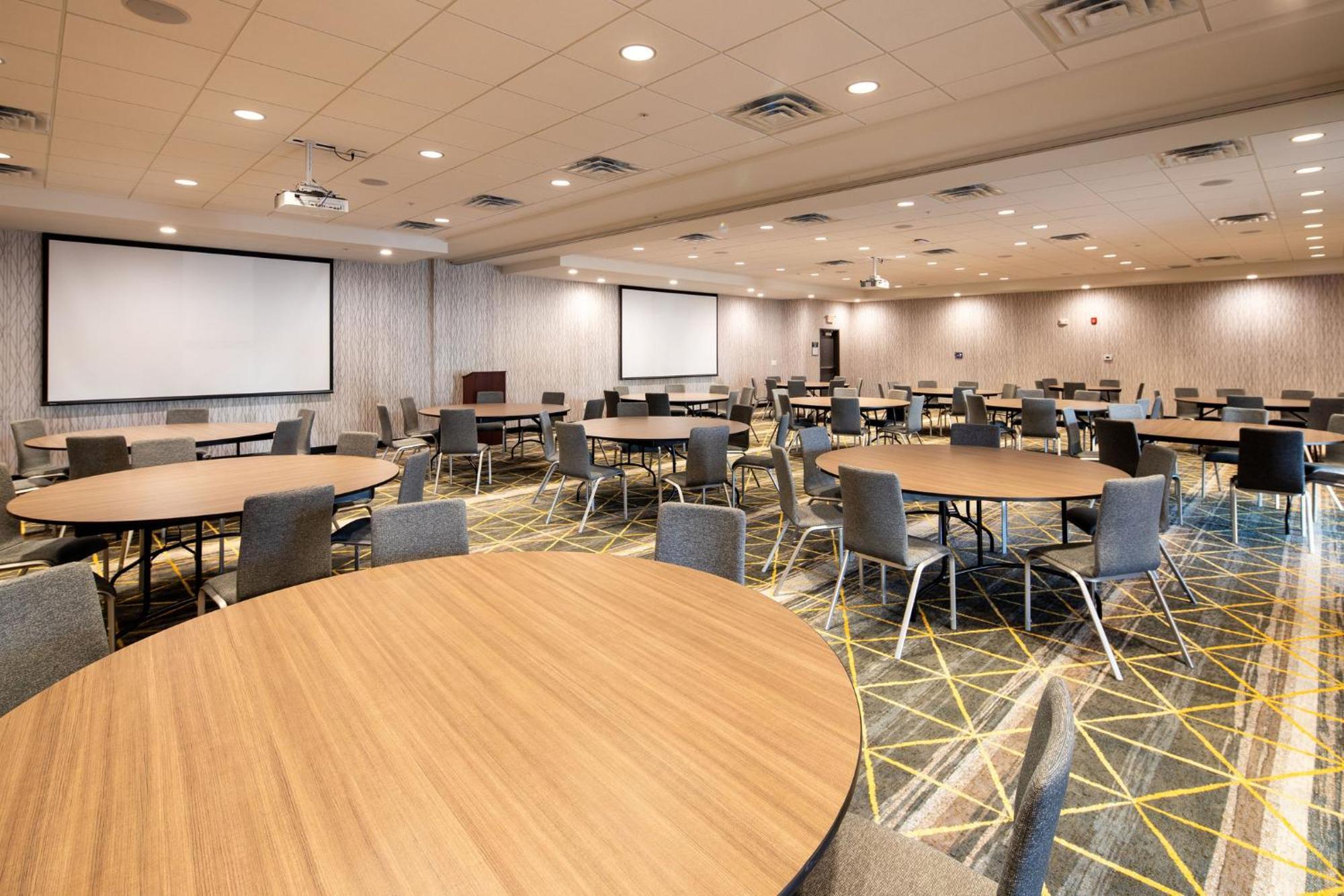 Holiday Inn & Suites Detroit - Troy By Ihg Экстерьер фото